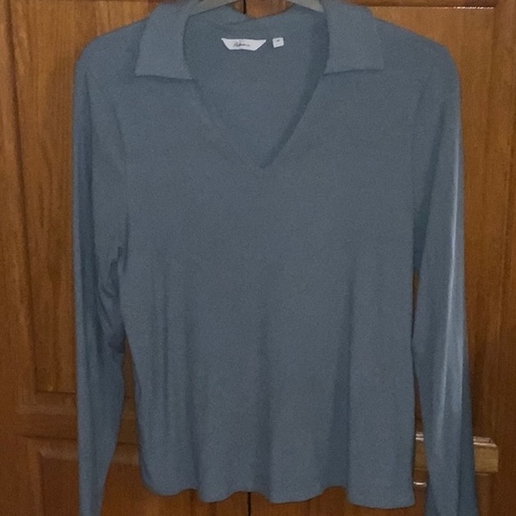 Reitman’s Top - Picture 1 of 6